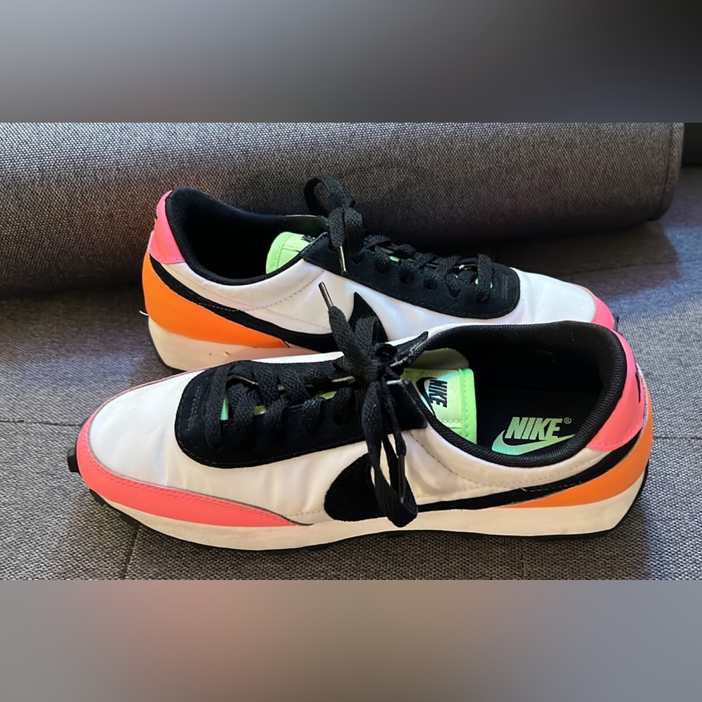 Nike women’s multicolor running sneakers